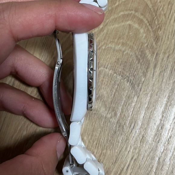 Chanel J12 White Ceramic & Steel, Diamond W Indicators 38mm Automatic movement - Picture 5 of 7